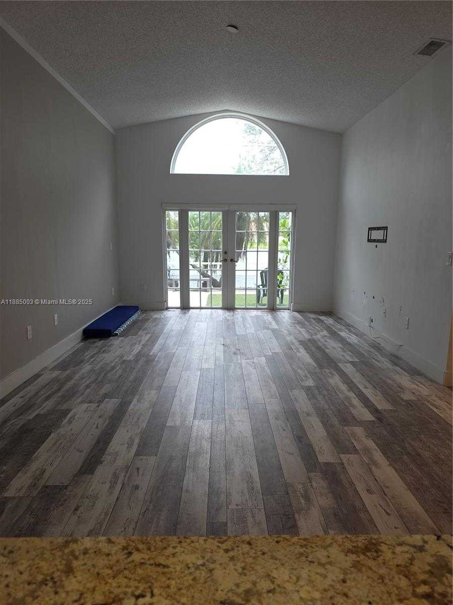Small Image of Weston Number 5