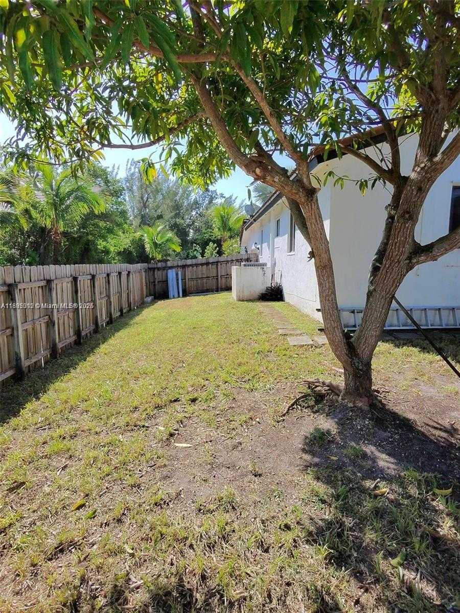 Small Image of 7821 SOUTH WEST 197TH TER, Cutler Bay Number 13