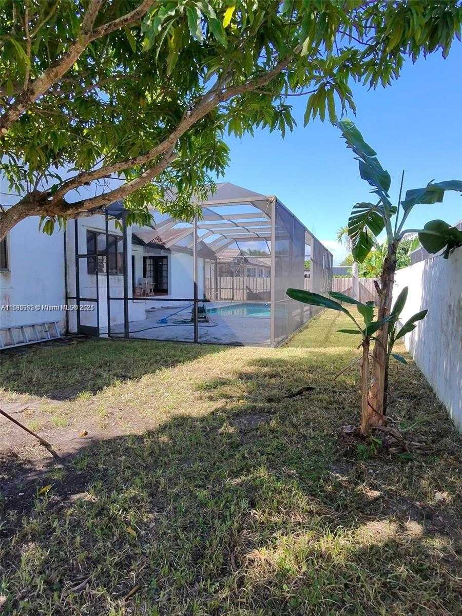 Small Image of 7821 SOUTH WEST 197TH TER, Cutler Bay Number 14