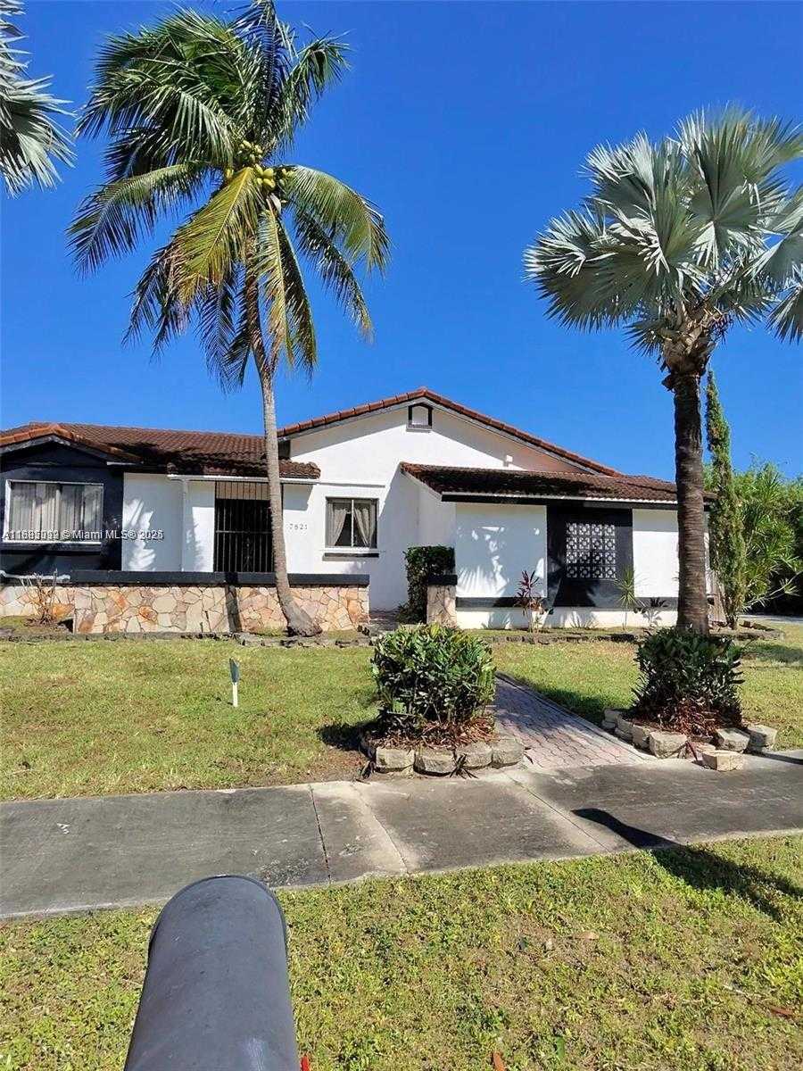 Small Image of 7821 SOUTH WEST 197TH TER, Cutler Bay Number 4