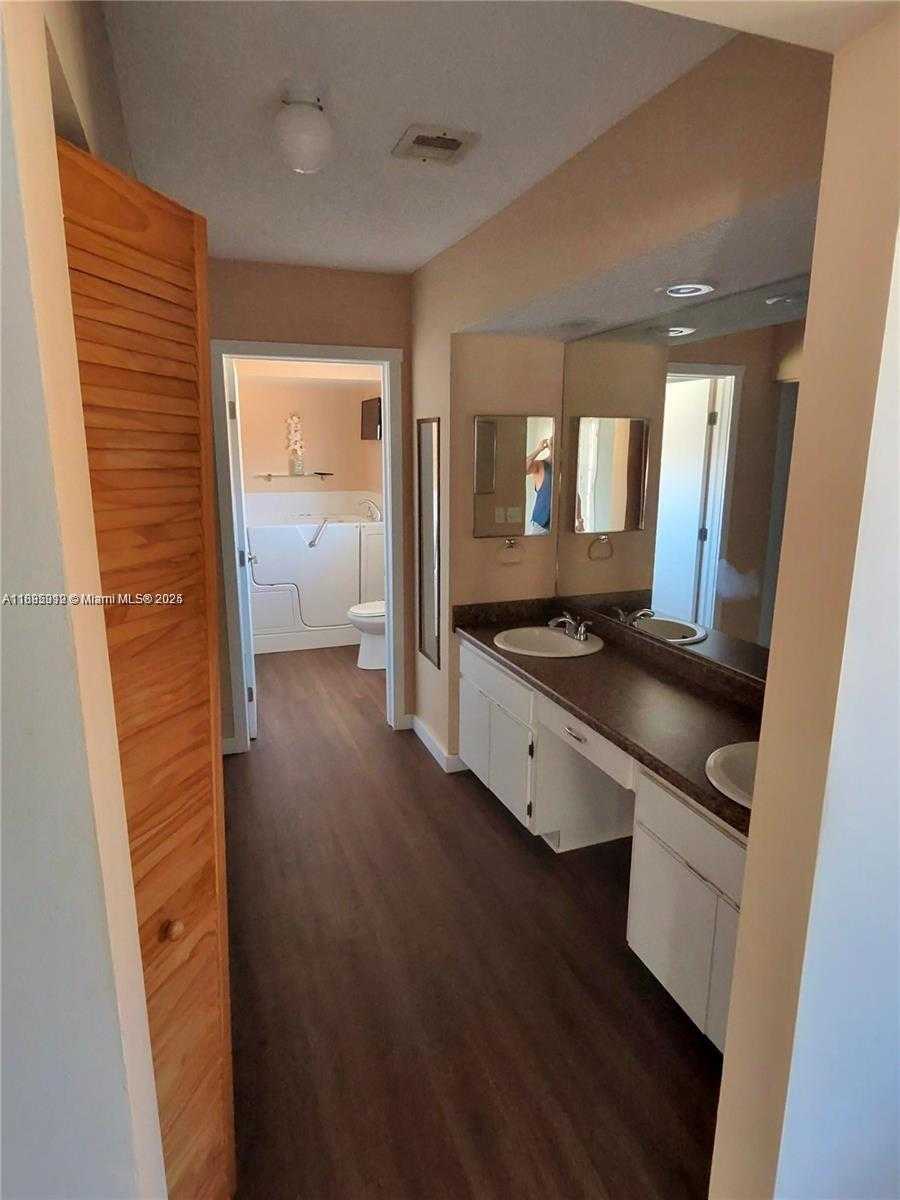 Small Image of 7821 SOUTH WEST 197TH TER, Cutler Bay Number 6