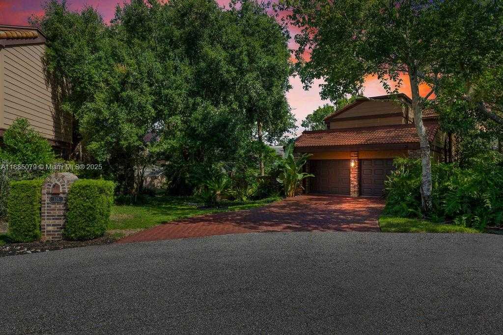 Small Image of 128 WOODMILL RD, Other City - In The State Of Florida Number 2