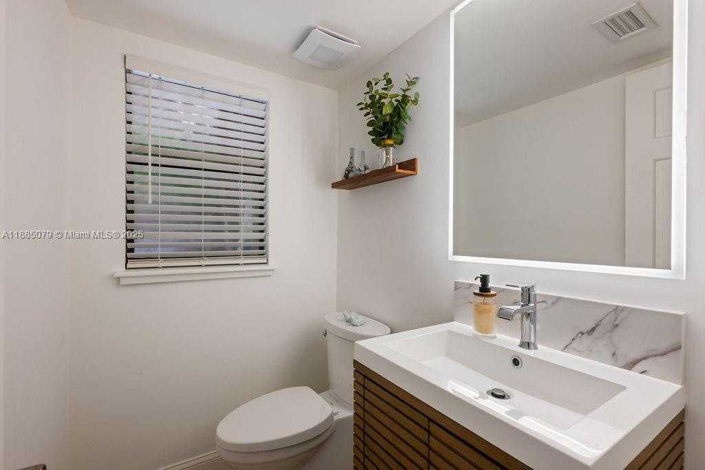 Small Image of 128 WOODMILL RD, Other City - In The State Of Florida Number 27