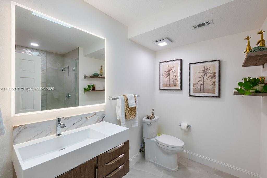 Small Image of 128 WOODMILL RD, Other City - In The State Of Florida Number 38