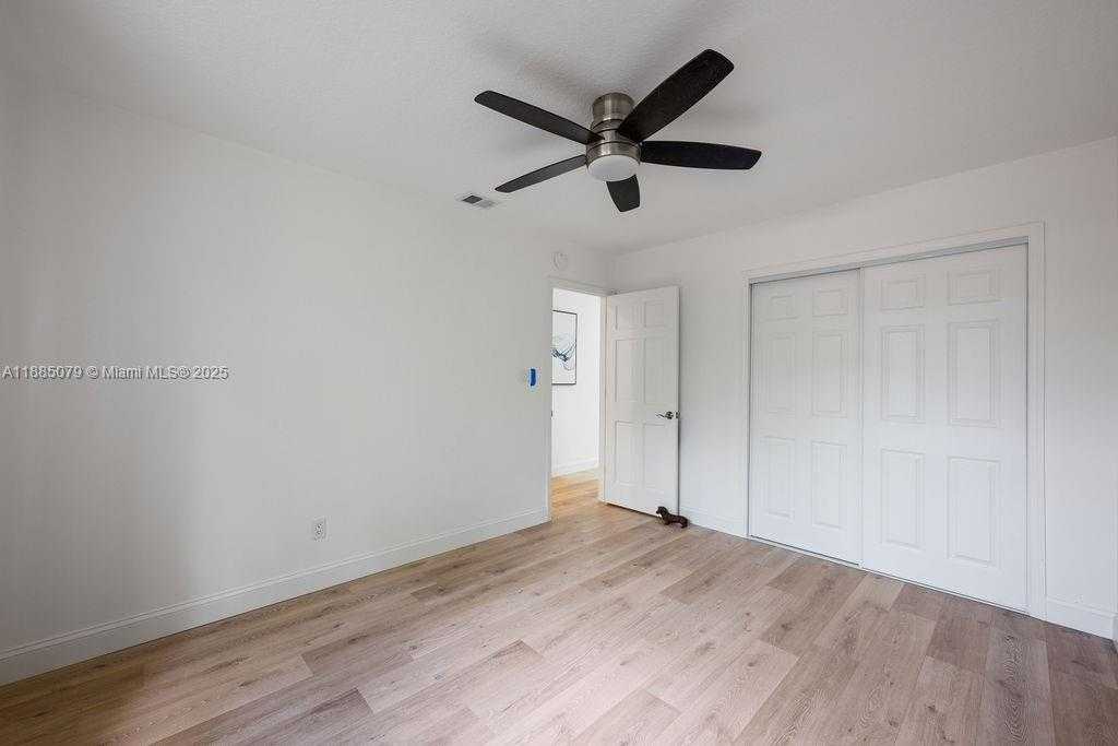 Small Image of 128 WOODMILL RD, Other City - In The State Of Florida Number 41