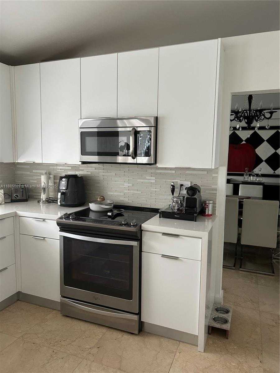 Small Image of 11361 NORTH WEST 64TH TER, Doral Number 27
