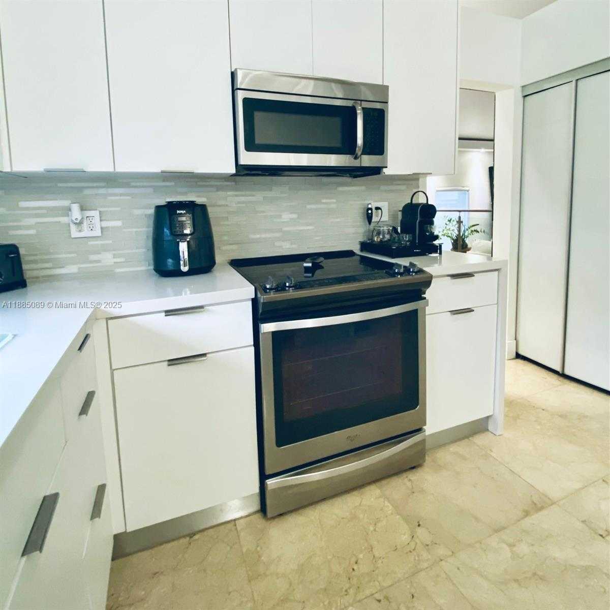 Small Image of 11361 NORTH WEST 64TH TER, Doral Number 28