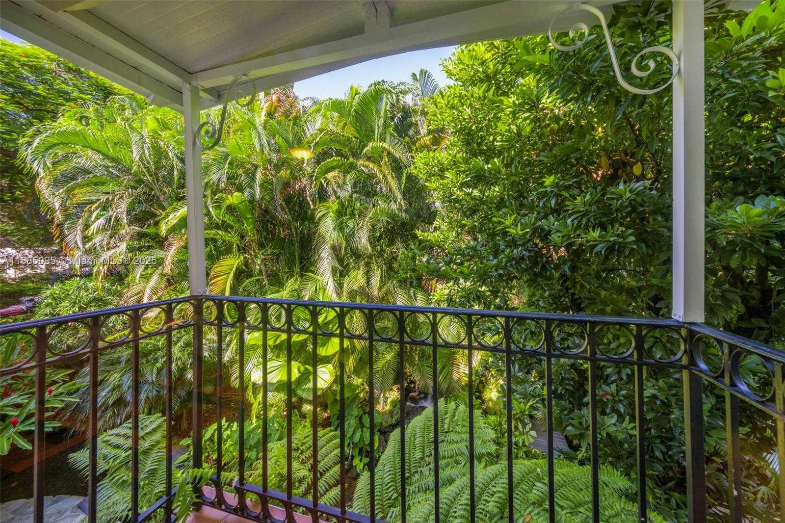 Small Image of 225 ALESIO AVE, Coral Gables Number 25