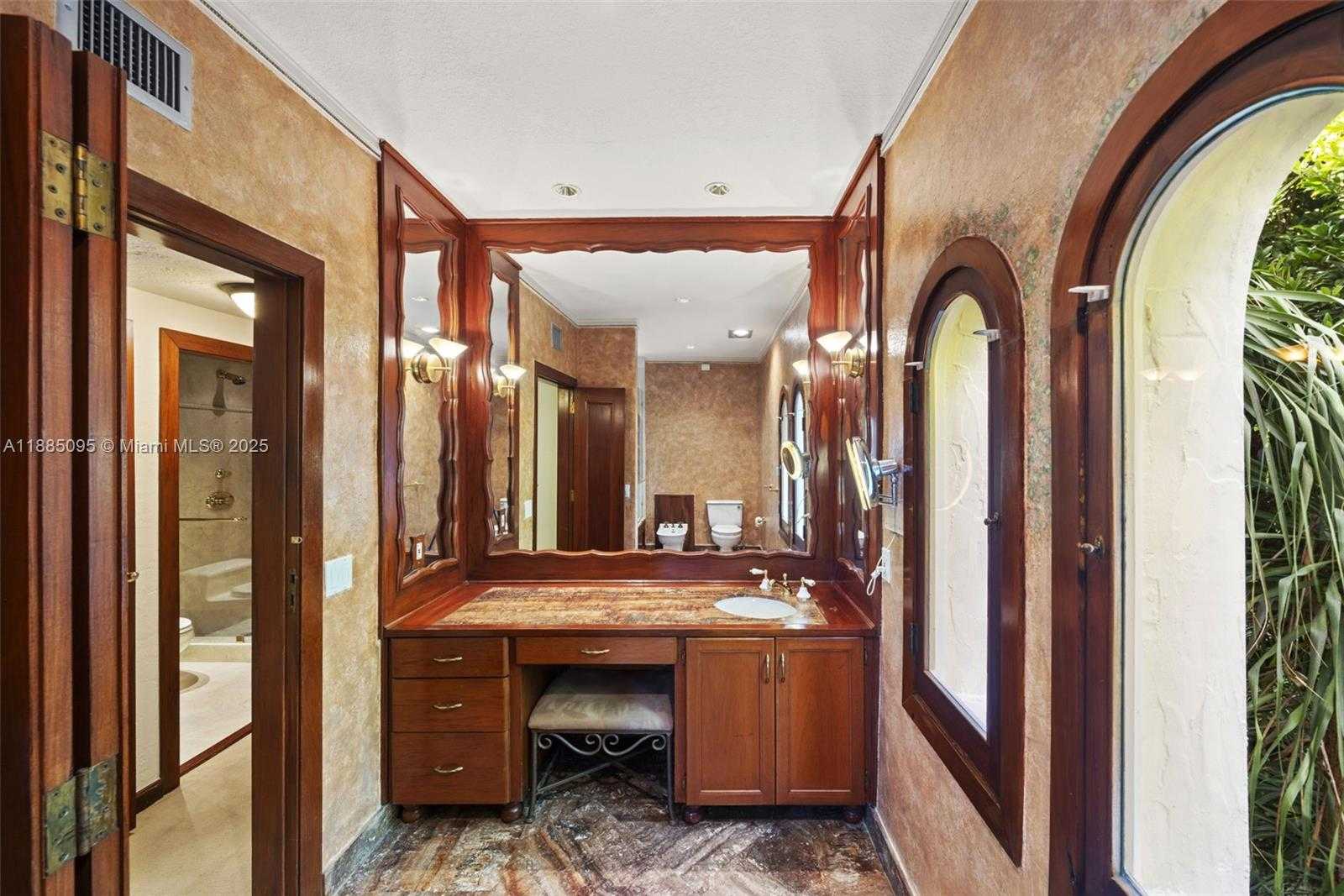 Small Image of 225 ALESIO AVE, Coral Gables Number 26