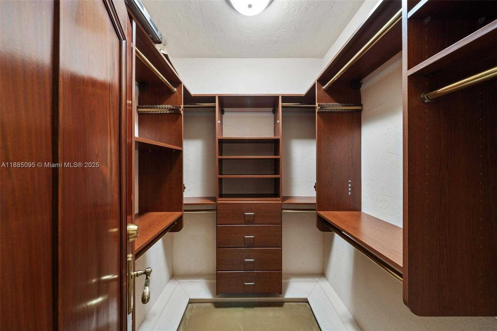 Small Image of 225 ALESIO AVE, Coral Gables Number 28