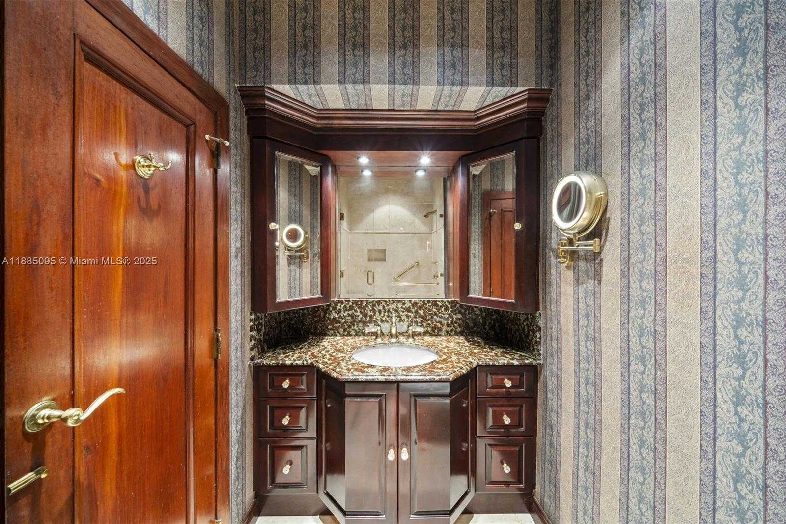 Small Image of 225 ALESIO AVE, Coral Gables Number 29