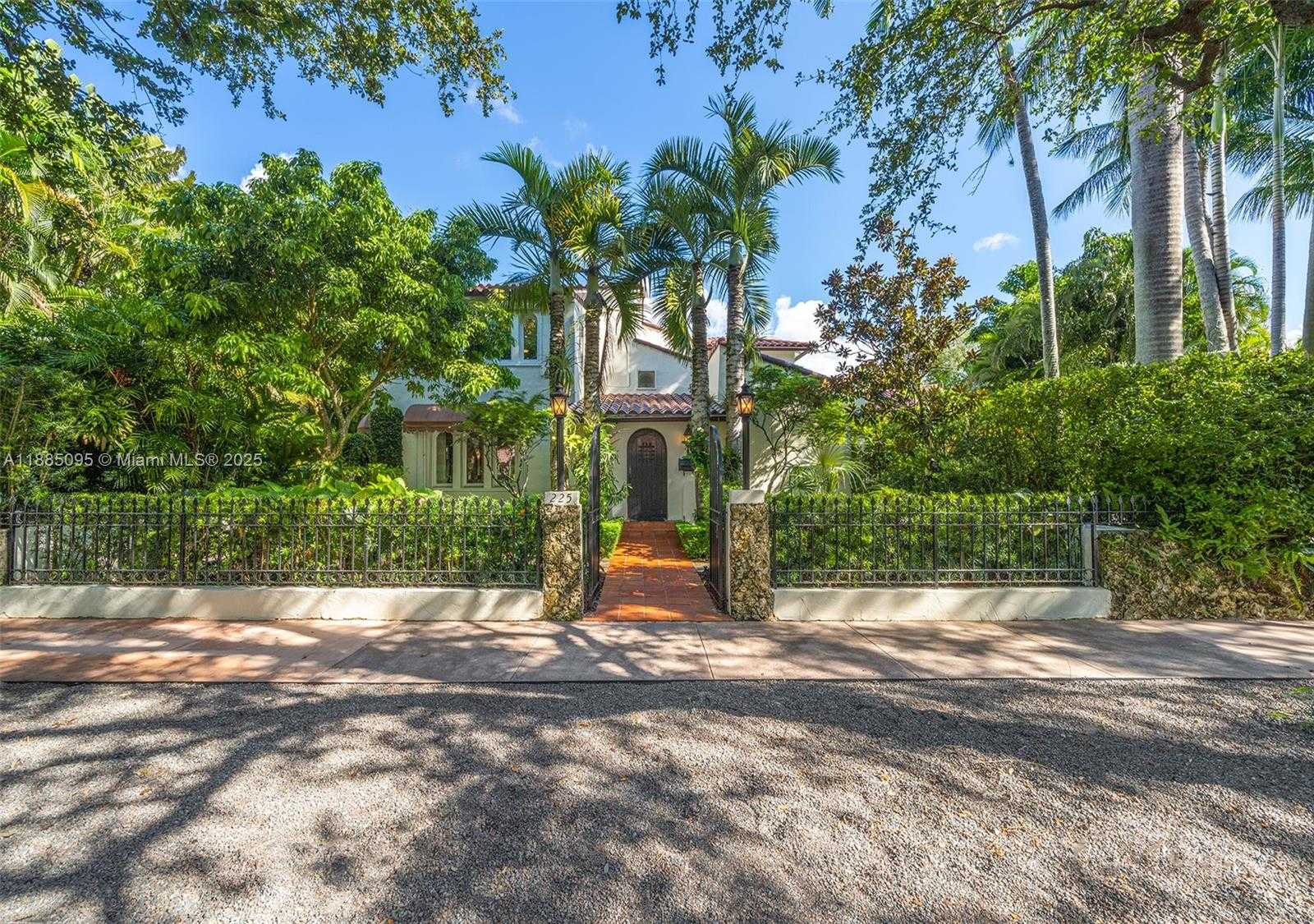 Small Image of 225 ALESIO AVE, Coral Gables Number 5
