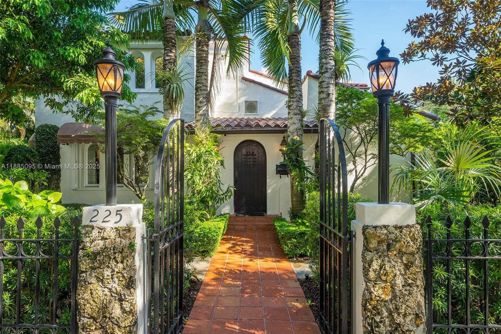 Small Image of 225 ALESIO AVE, Coral Gables Number 6