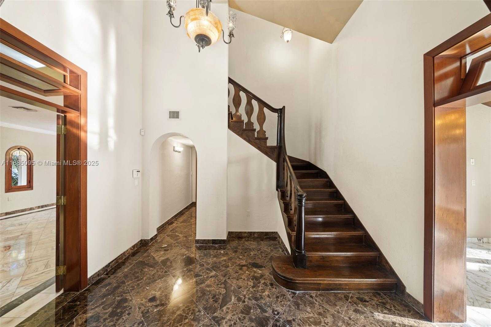 Small Image of 225 ALESIO AVE, Coral Gables Number 8