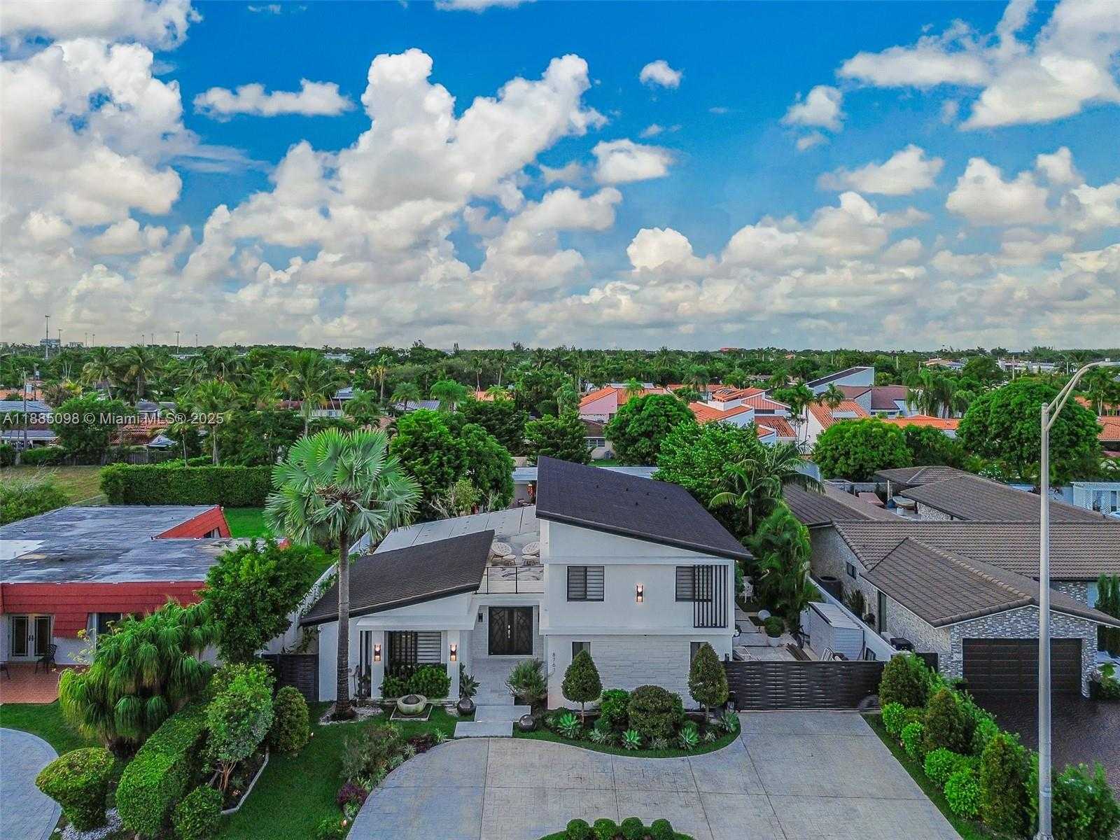 Small Image of 8761 SOUTH WEST 56TH ST, Miami Number 2
