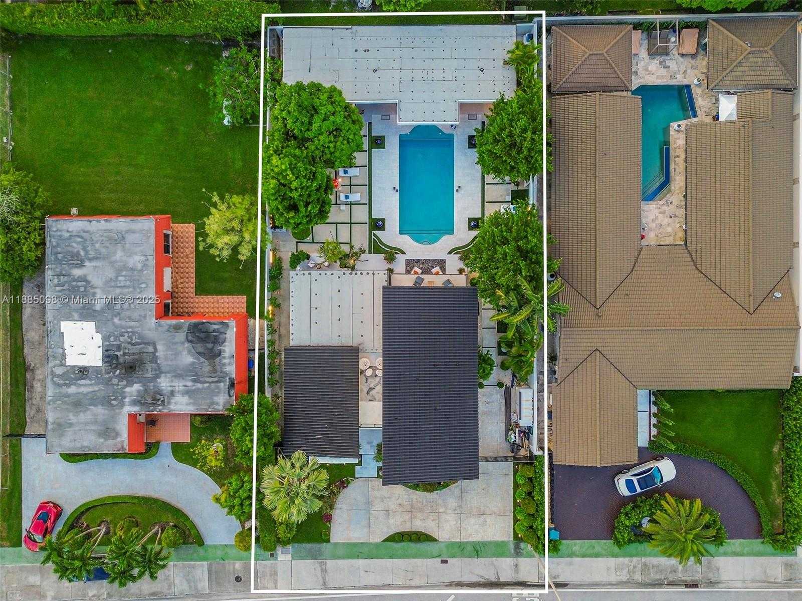 Small Image of 8761 SOUTH WEST 56TH ST, Miami Number 4