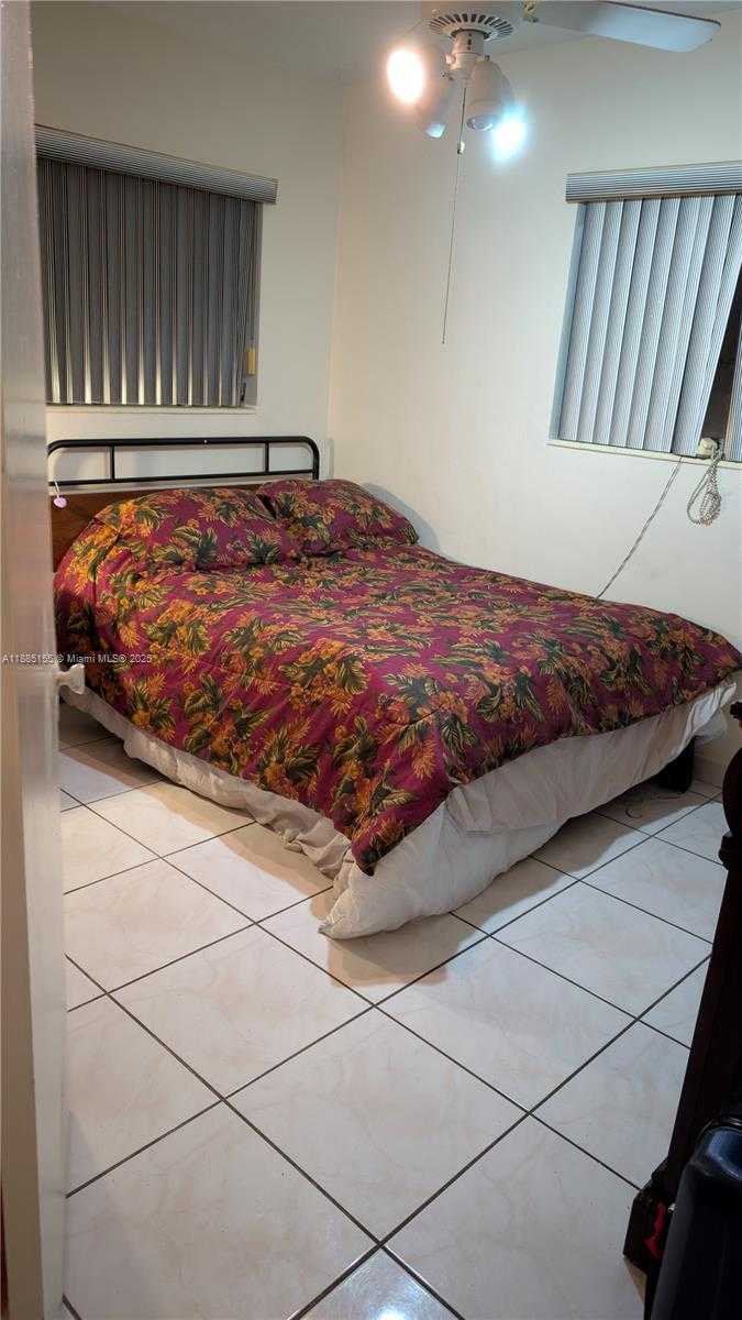Small Image of 900 WEST 50TH PL, Hialeah Number 10