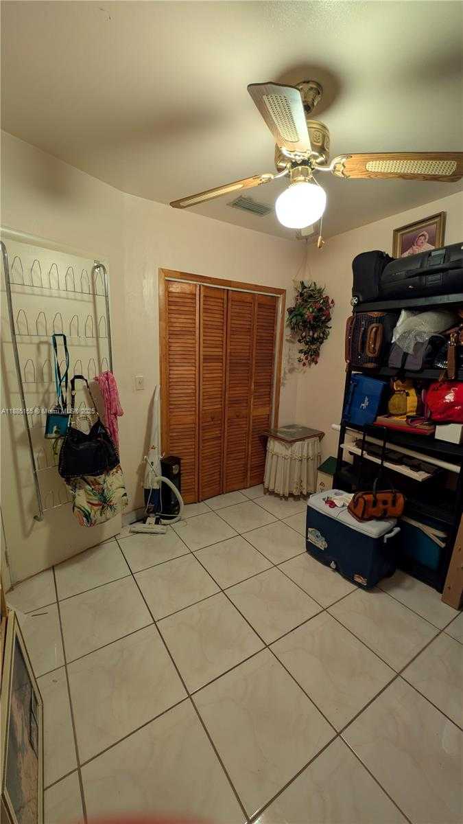 Small Image of 900 WEST 50TH PL, Hialeah Number 11