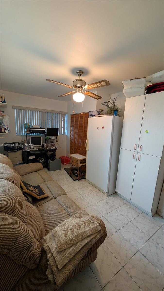 Small Image of 900 WEST 50TH PL, Hialeah Number 13