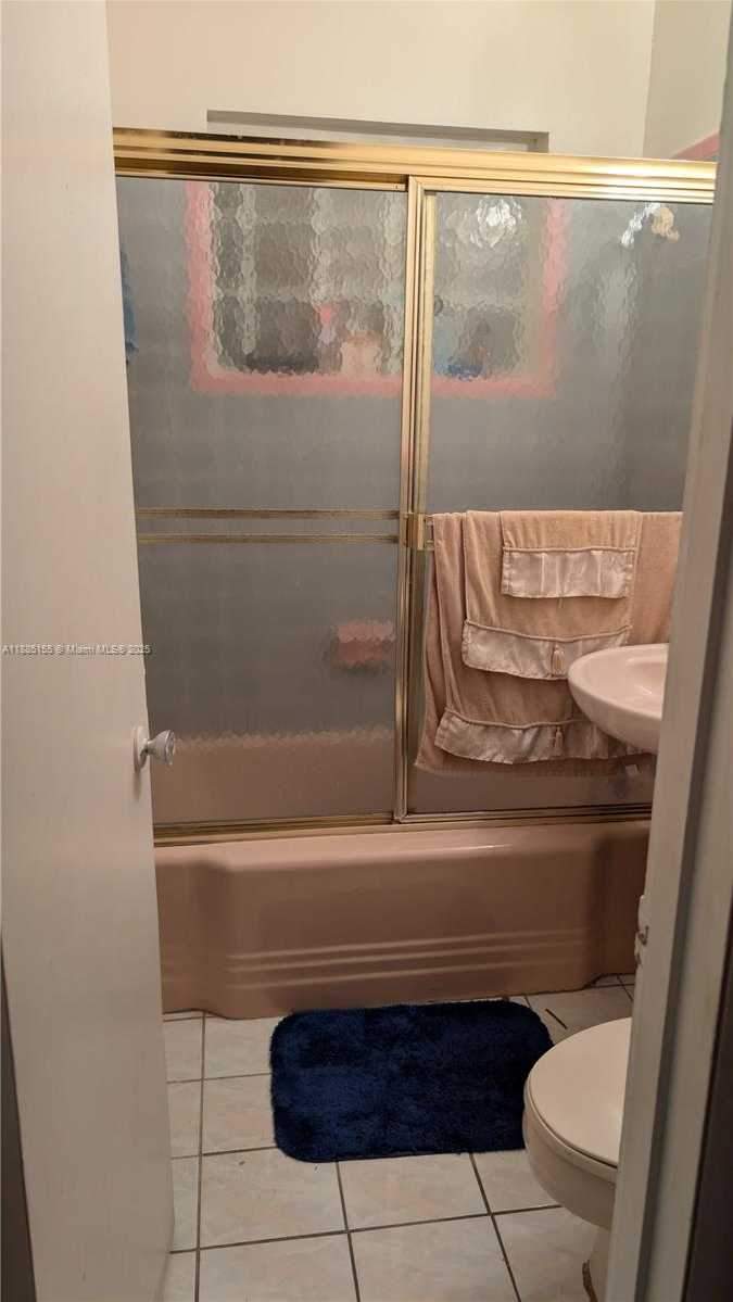 Small Image of 900 WEST 50TH PL, Hialeah Number 17