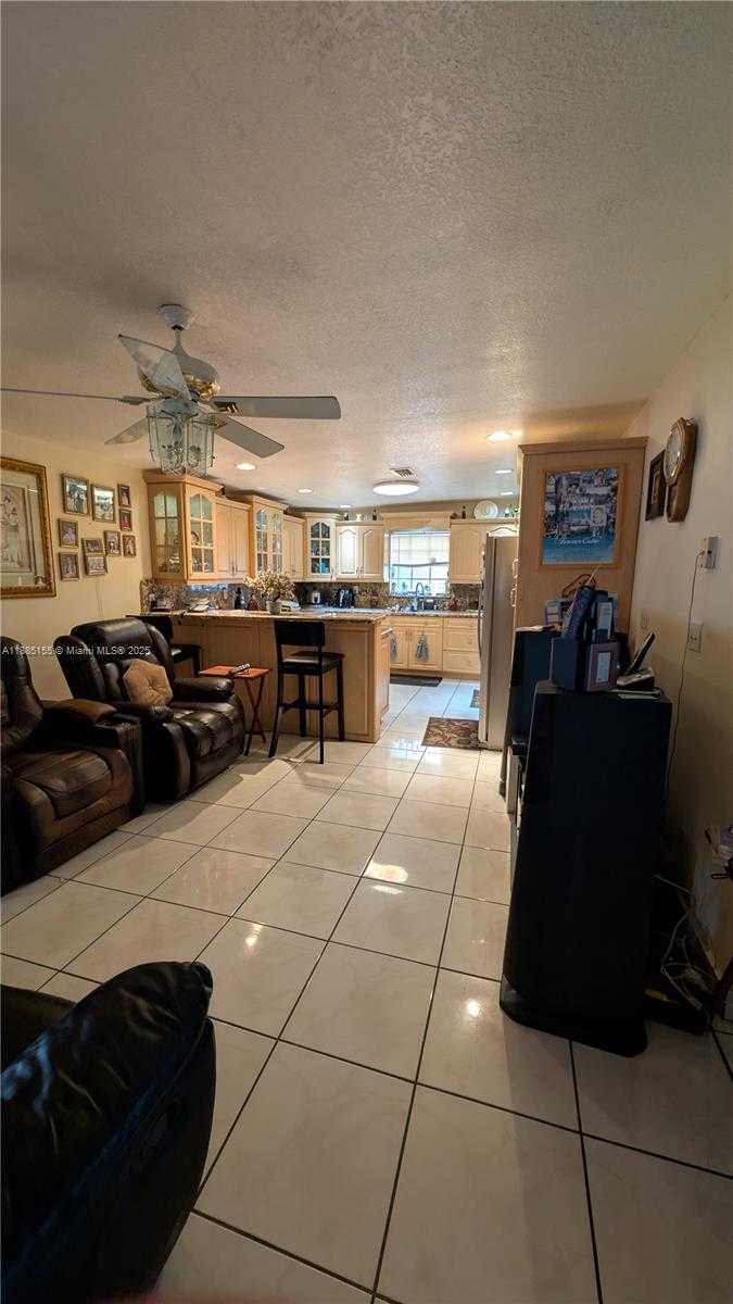 Small Image of 900 WEST 50TH PL, Hialeah Number 18