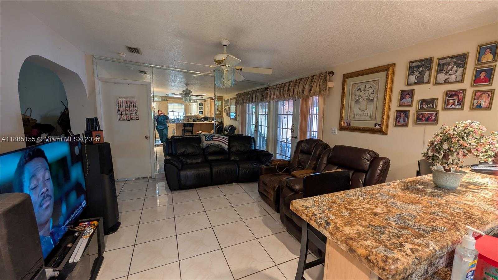 Small Image of 900 WEST 50TH PL, Hialeah Number 19