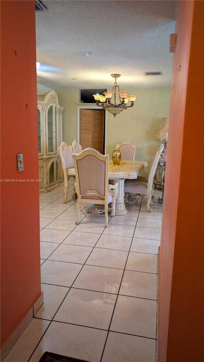 Small Image of 900 WEST 50TH PL, Hialeah Number 20