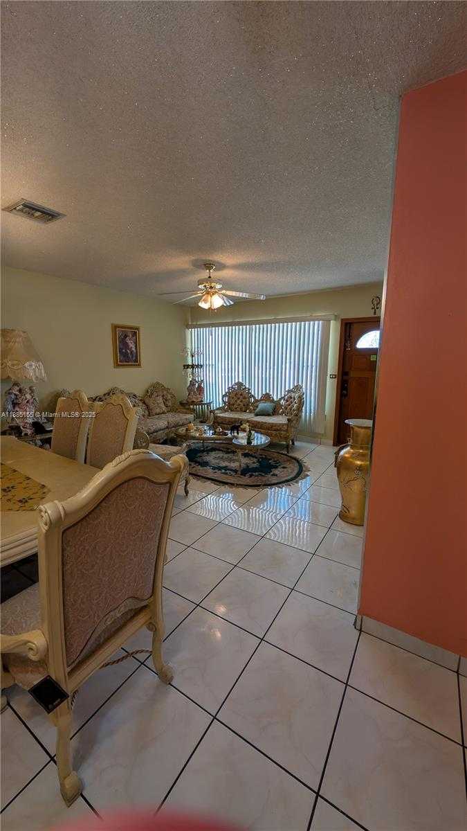 Small Image of 900 WEST 50TH PL, Hialeah Number 22