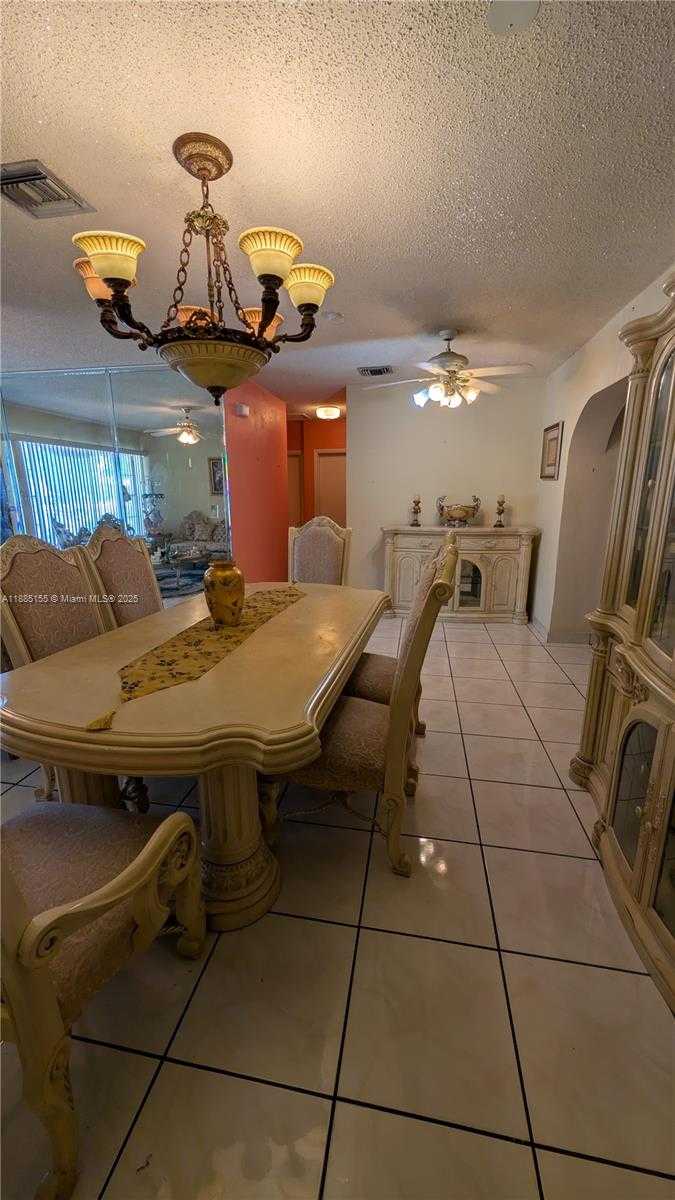 Small Image of 900 WEST 50TH PL, Hialeah Number 23
