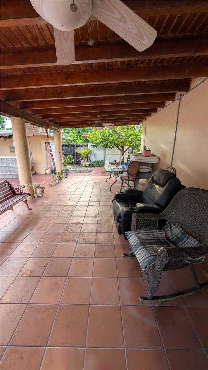 Small Image of 900 WEST 50TH PL, Hialeah Number 27
