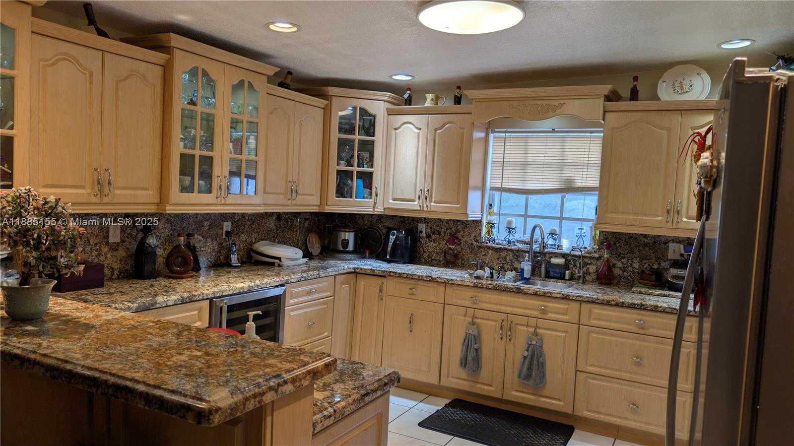 Small Image of 900 WEST 50TH PL, Hialeah Number 3