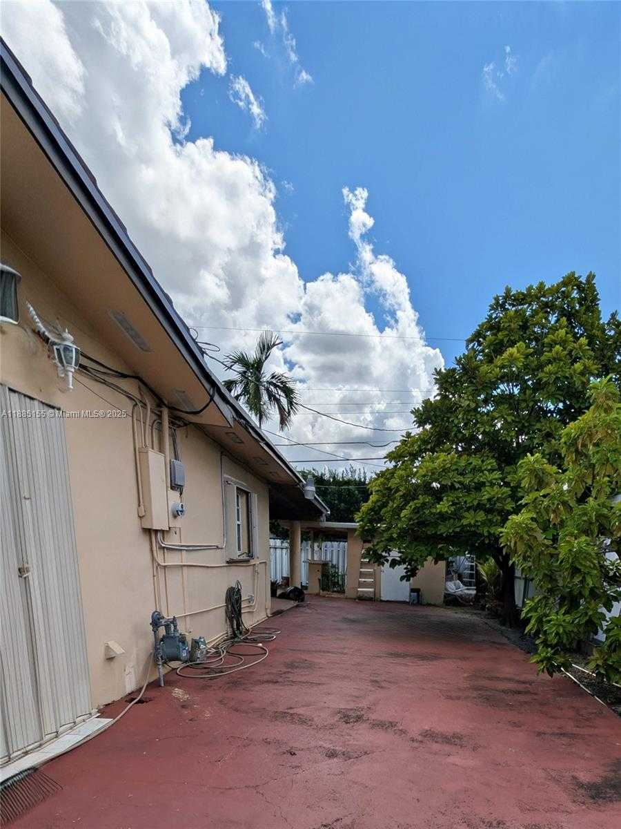 Small Image of 900 WEST 50TH PL, Hialeah Number 30