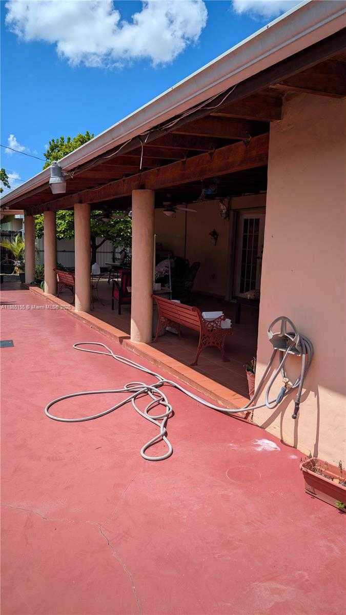 Small Image of 900 WEST 50TH PL, Hialeah Number 34