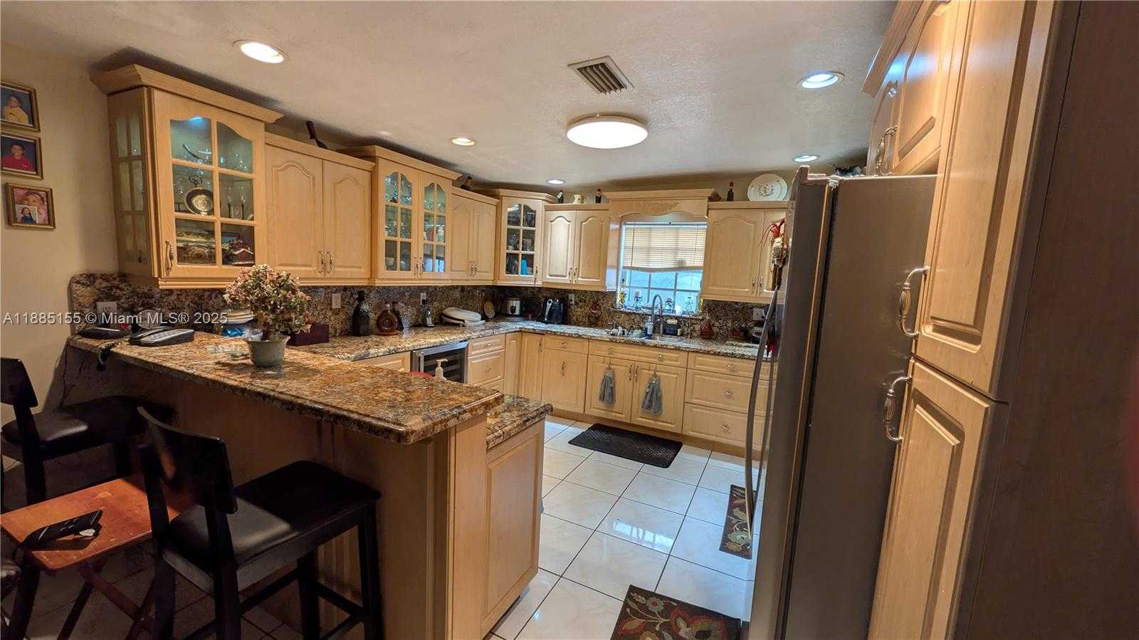 Small Image of 900 WEST 50TH PL, Hialeah Number 4