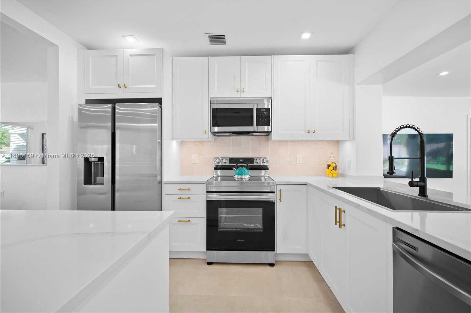 Small Image of 1360 NORTH EAST 138TH ST, North Miami Number 14