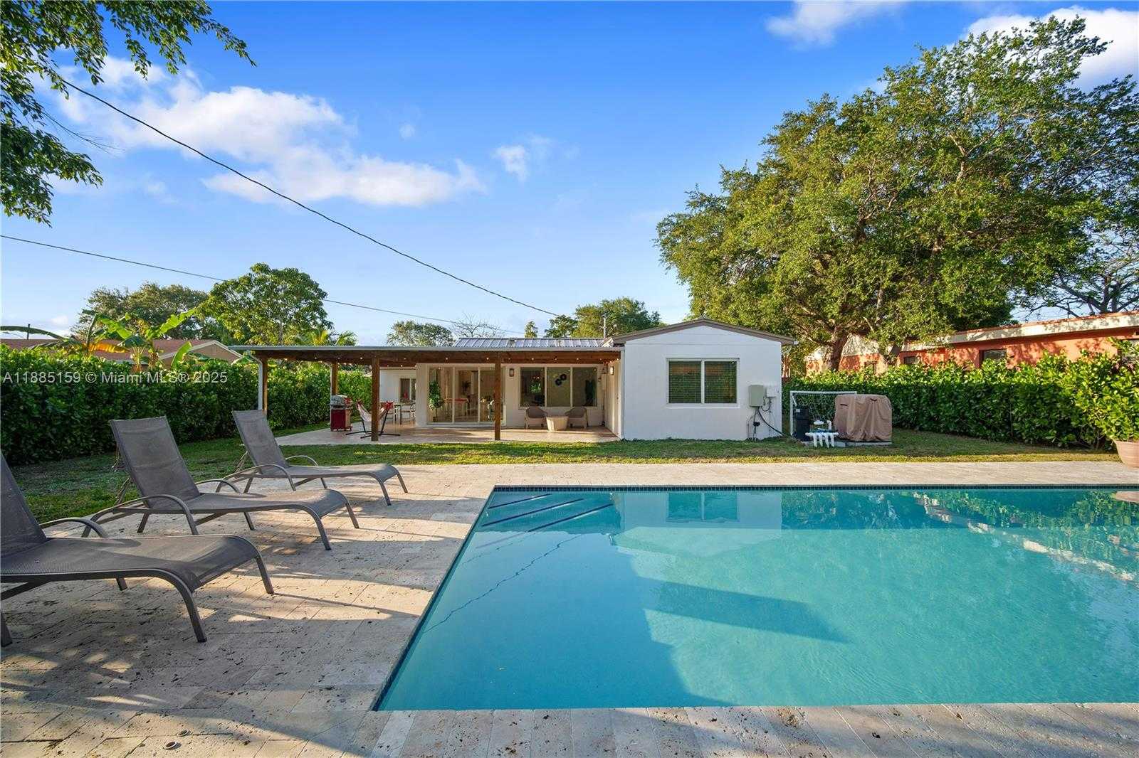 Small Image of 1360 NORTH EAST 138TH ST, North Miami Number 2