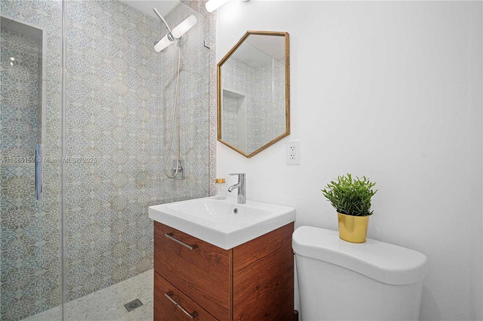 Small Image of 1360 NORTH EAST 138TH ST, North Miami Number 28