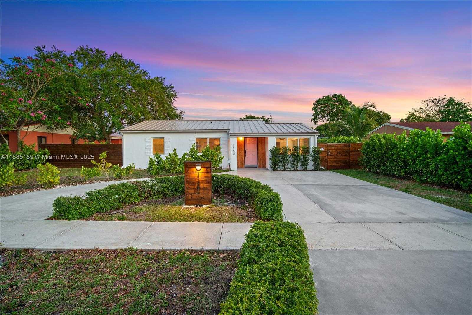Small Image of 1360 NORTH EAST 138TH ST, North Miami Number 3