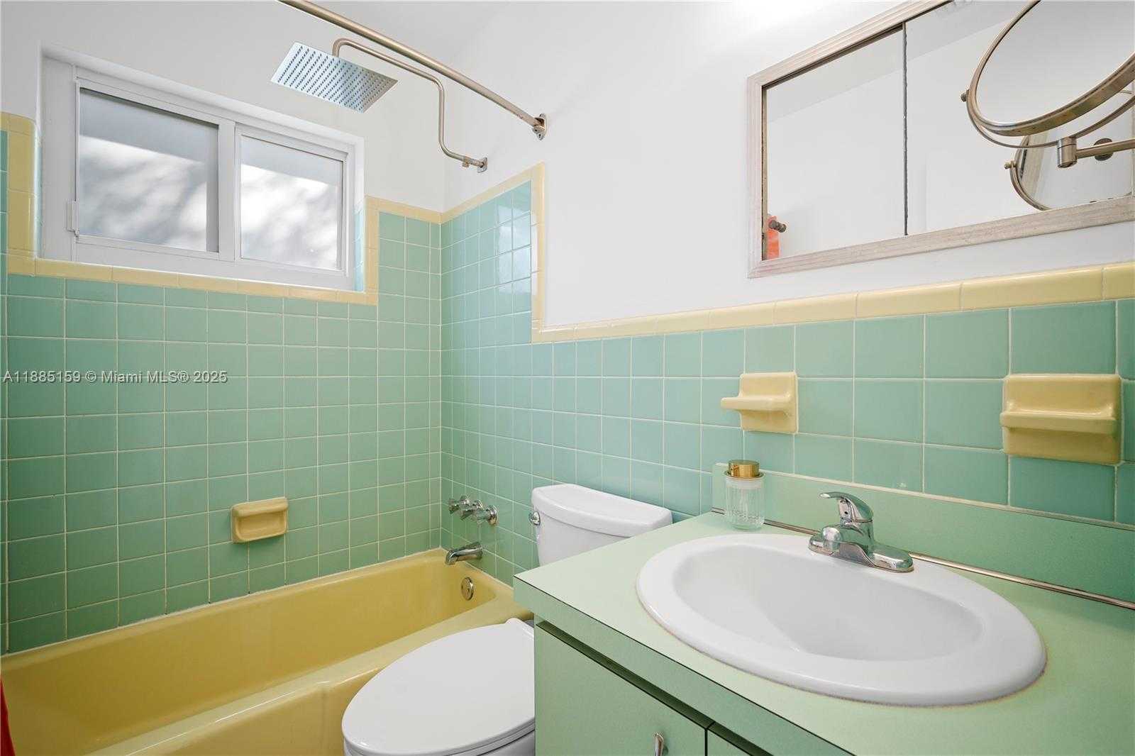 Small Image of 1360 NORTH EAST 138TH ST, North Miami Number 33