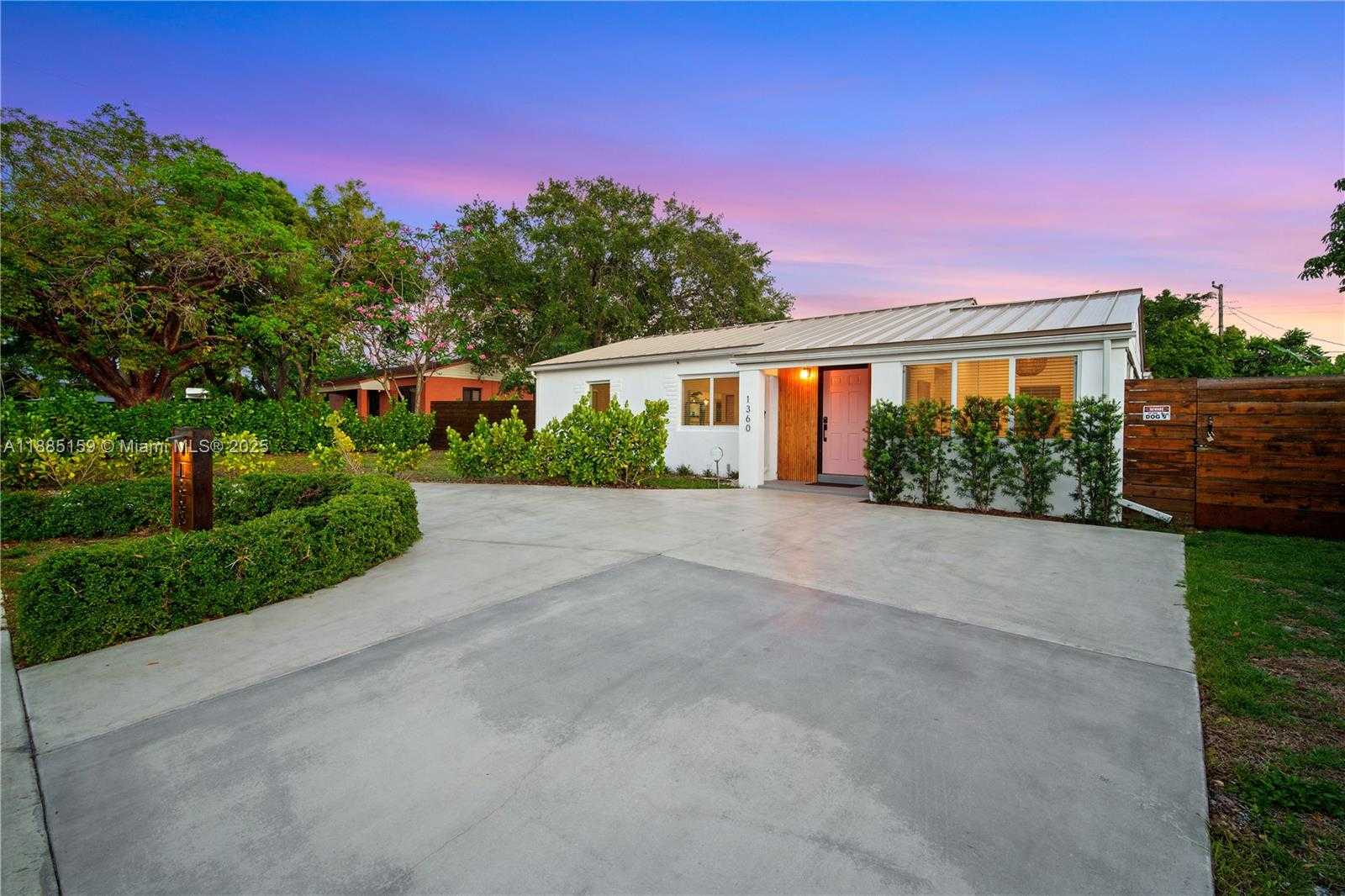 Small Image of 1360 NORTH EAST 138TH ST, North Miami Number 5