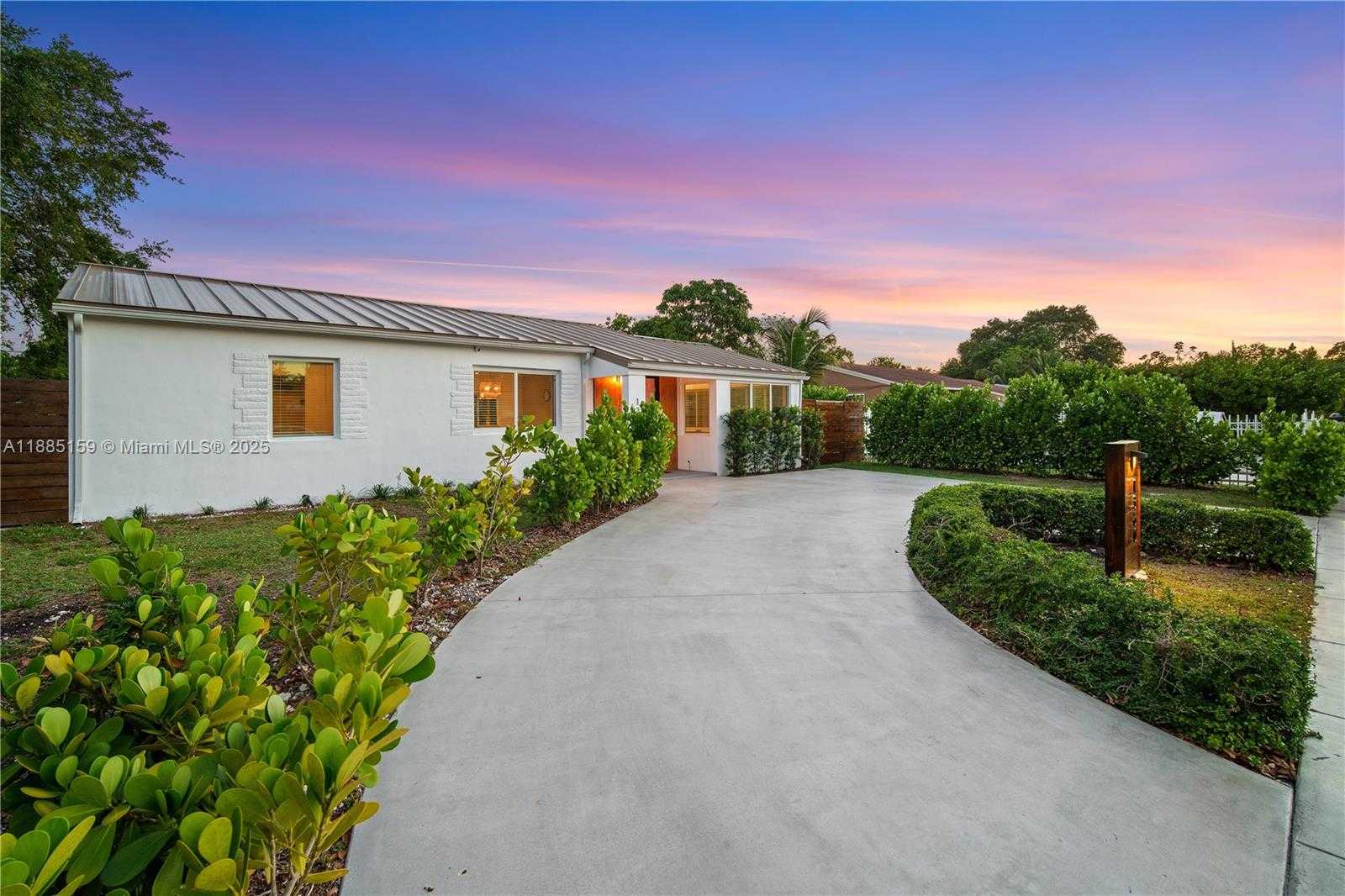 Small Image of 1360 NORTH EAST 138TH ST, North Miami Number 7