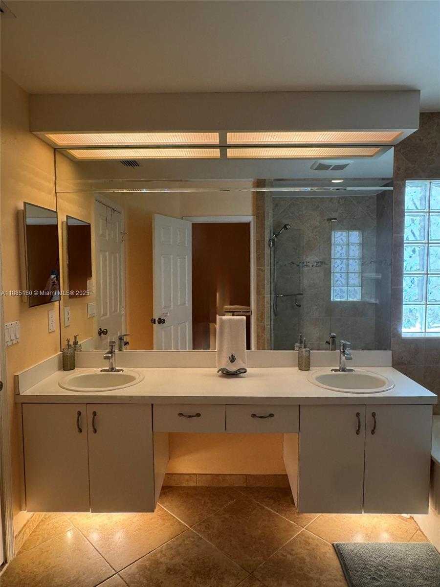 Small Image of 18350 CORAL SANDS WAY, Boca Raton Number 12
