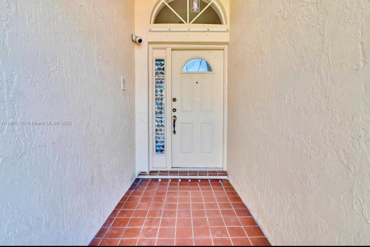 Small Image of 18350 CORAL SANDS WAY, Boca Raton Number 2