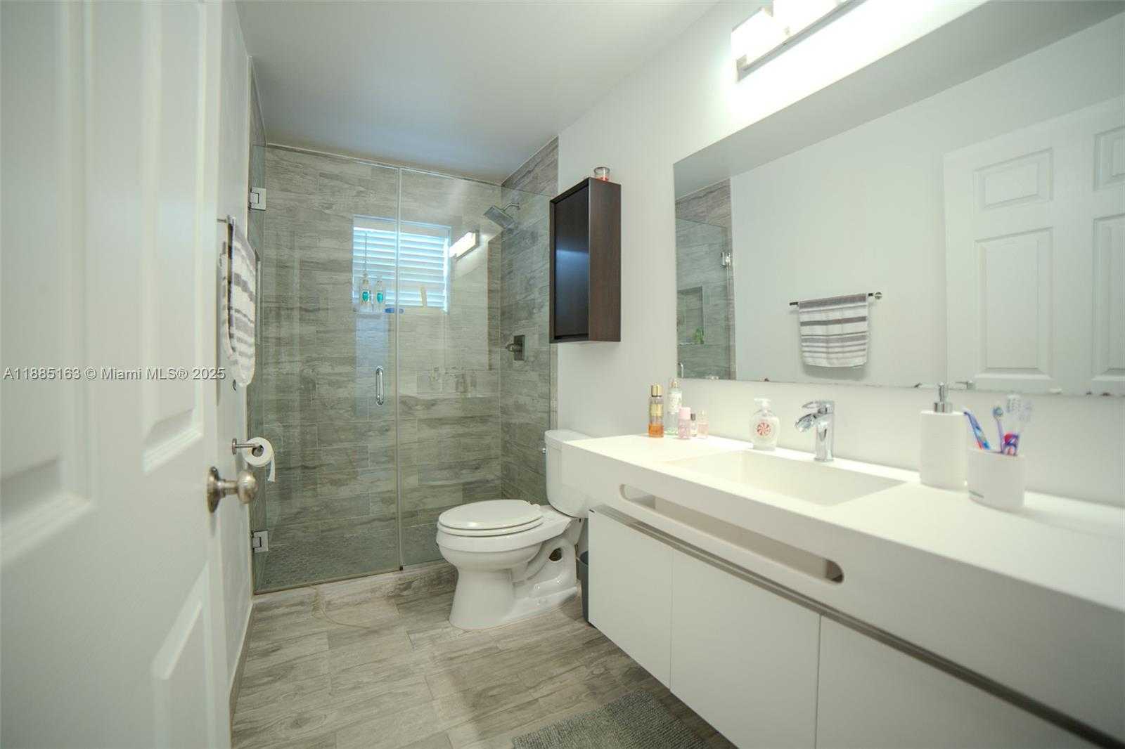 Small Image of 667 CARRINGTON LN, Weston Number 12