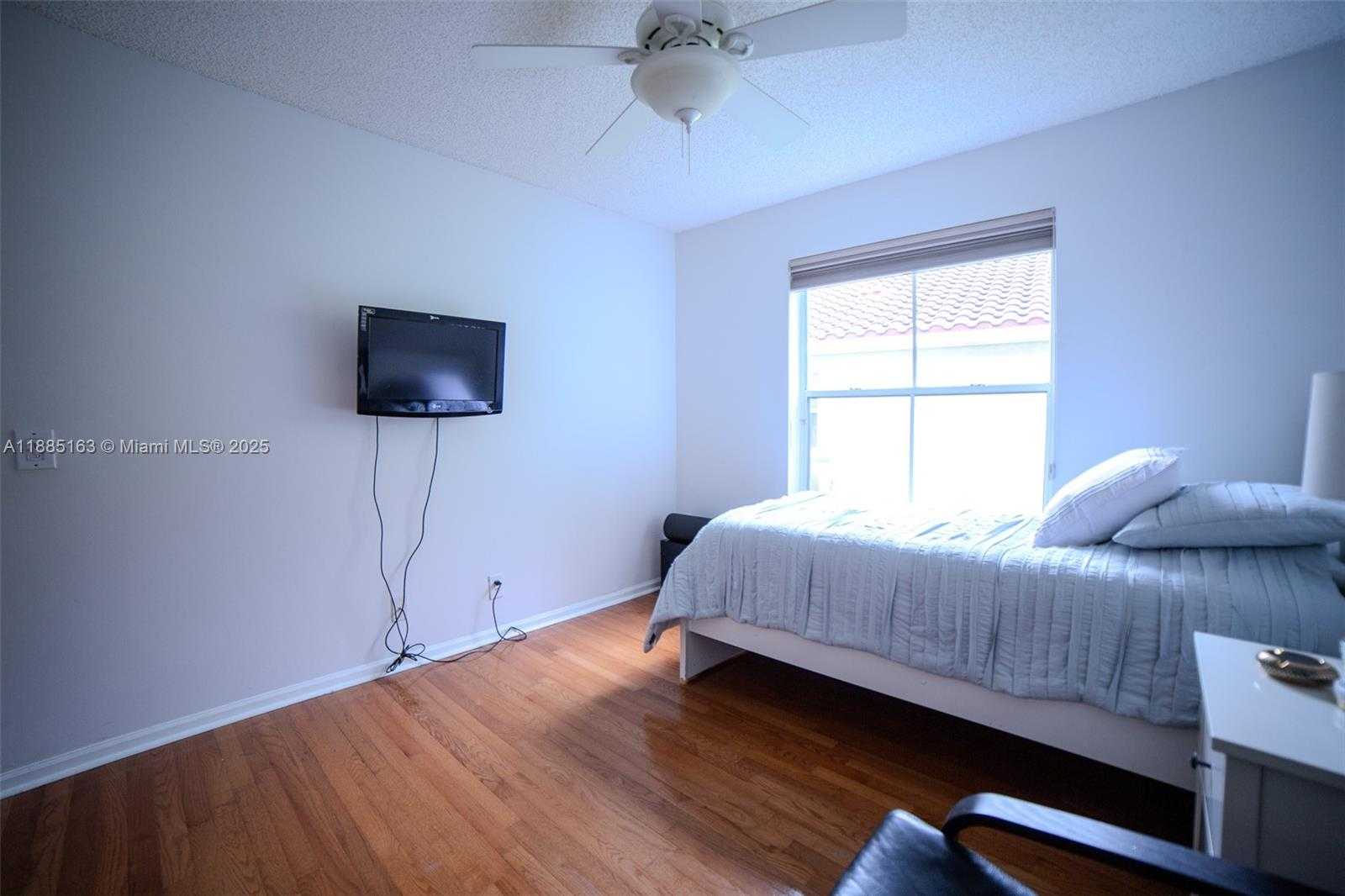 Small Image of 667 CARRINGTON LN, Weston Number 15