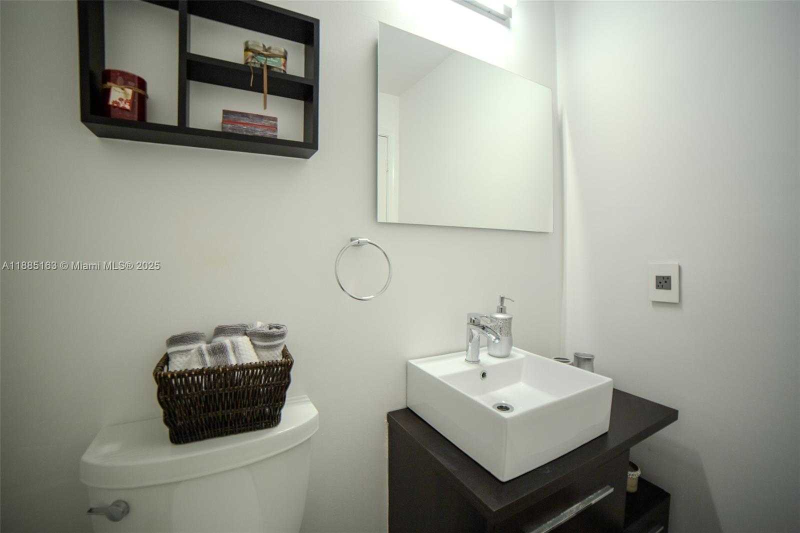 Small Image of 667 CARRINGTON LN, Weston Number 16
