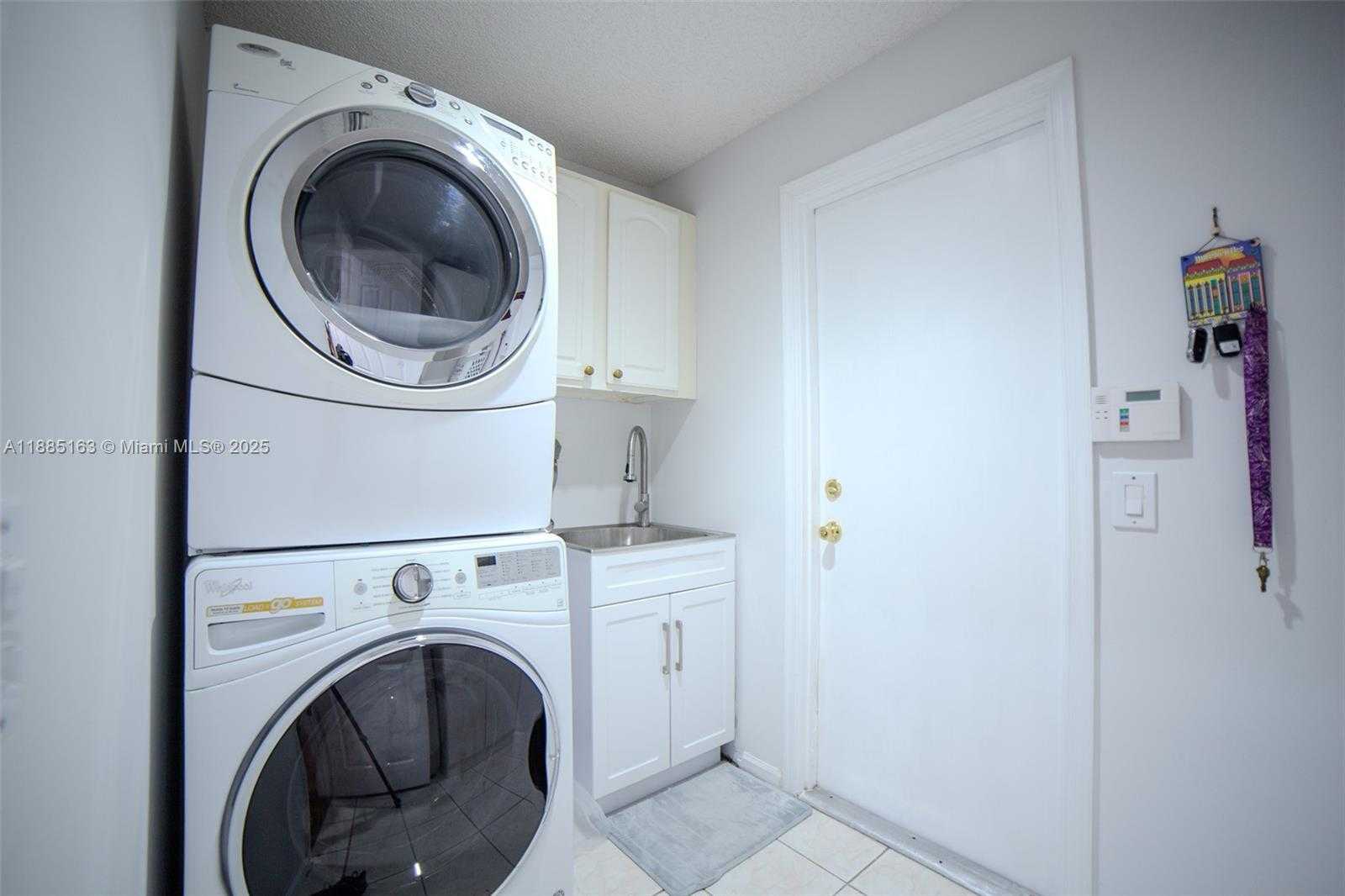 Small Image of 667 CARRINGTON LN, Weston Number 18