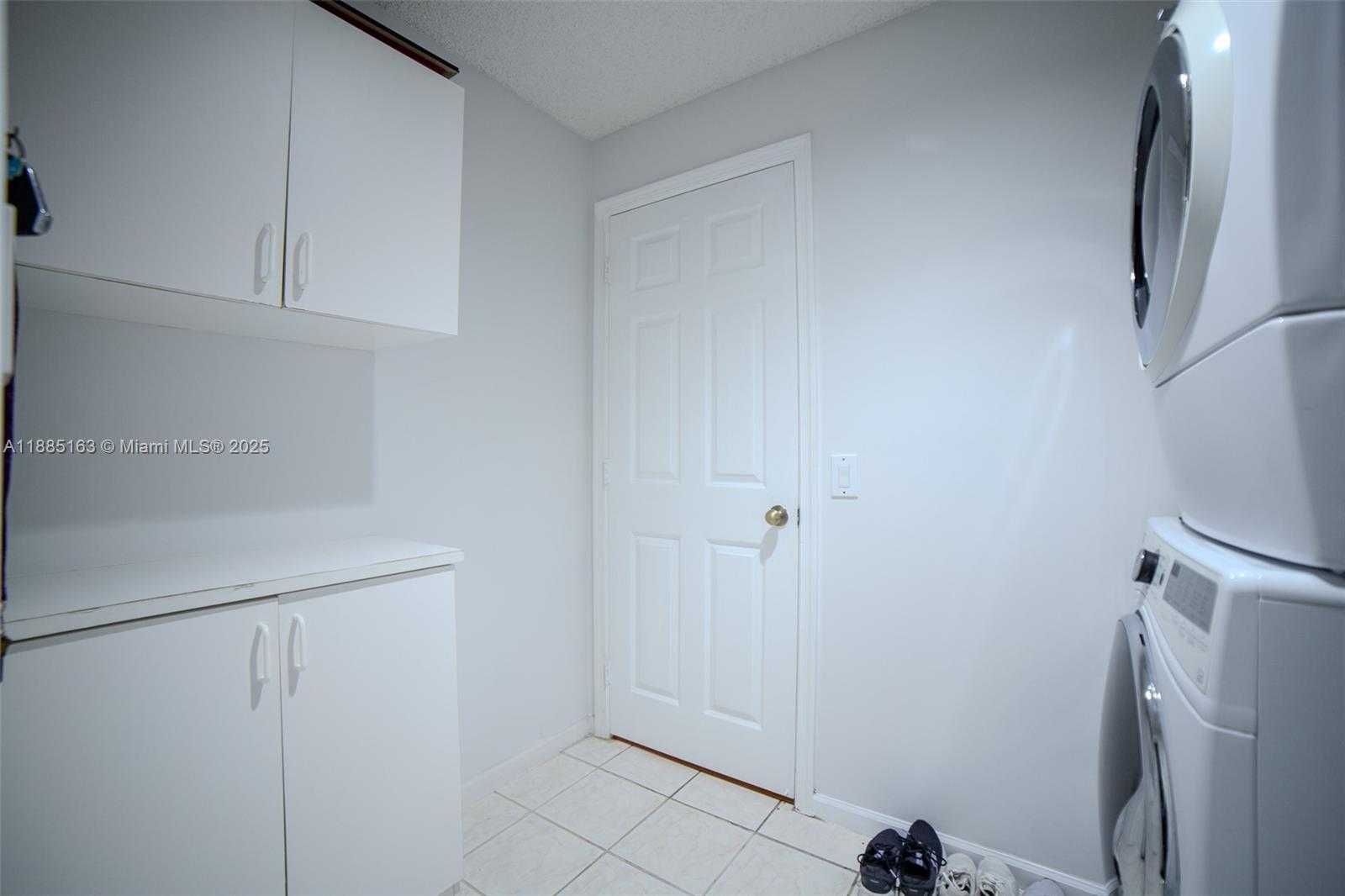 Small Image of 667 CARRINGTON LN, Weston Number 19
