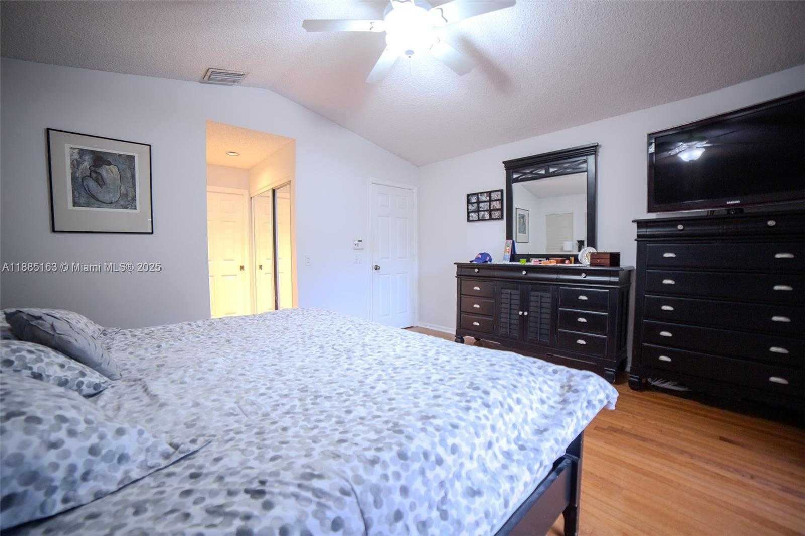 Small Image of 667 CARRINGTON LN, Weston Number 22