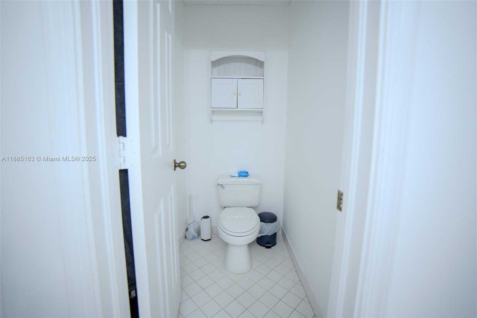 Small Image of 667 CARRINGTON LN, Weston Number 24